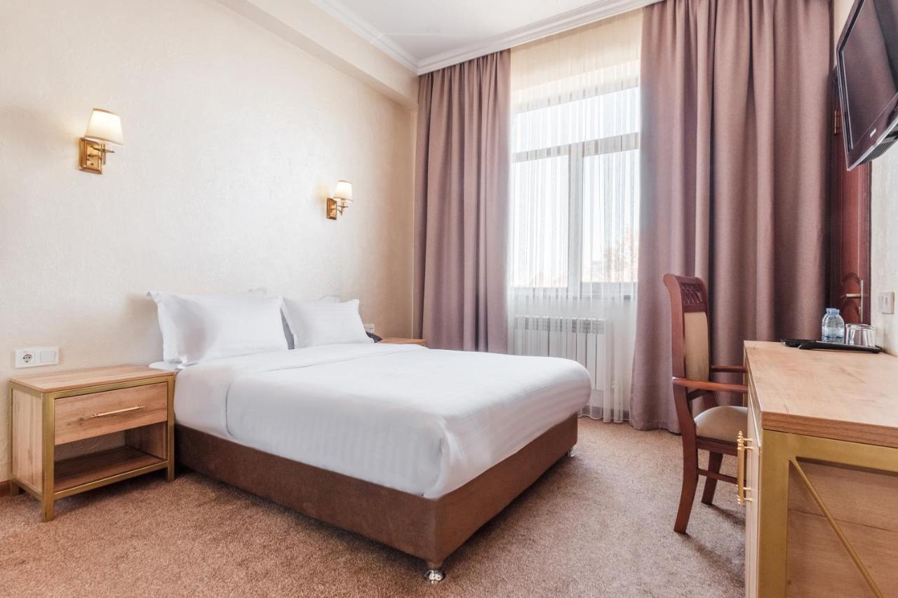 Western Suites Hotel Tashkent Exterior foto