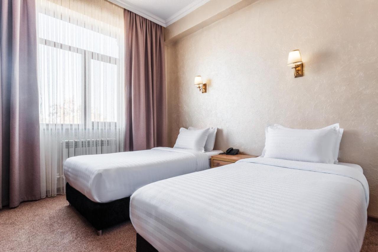 Western Suites Hotel Tashkent Exterior foto