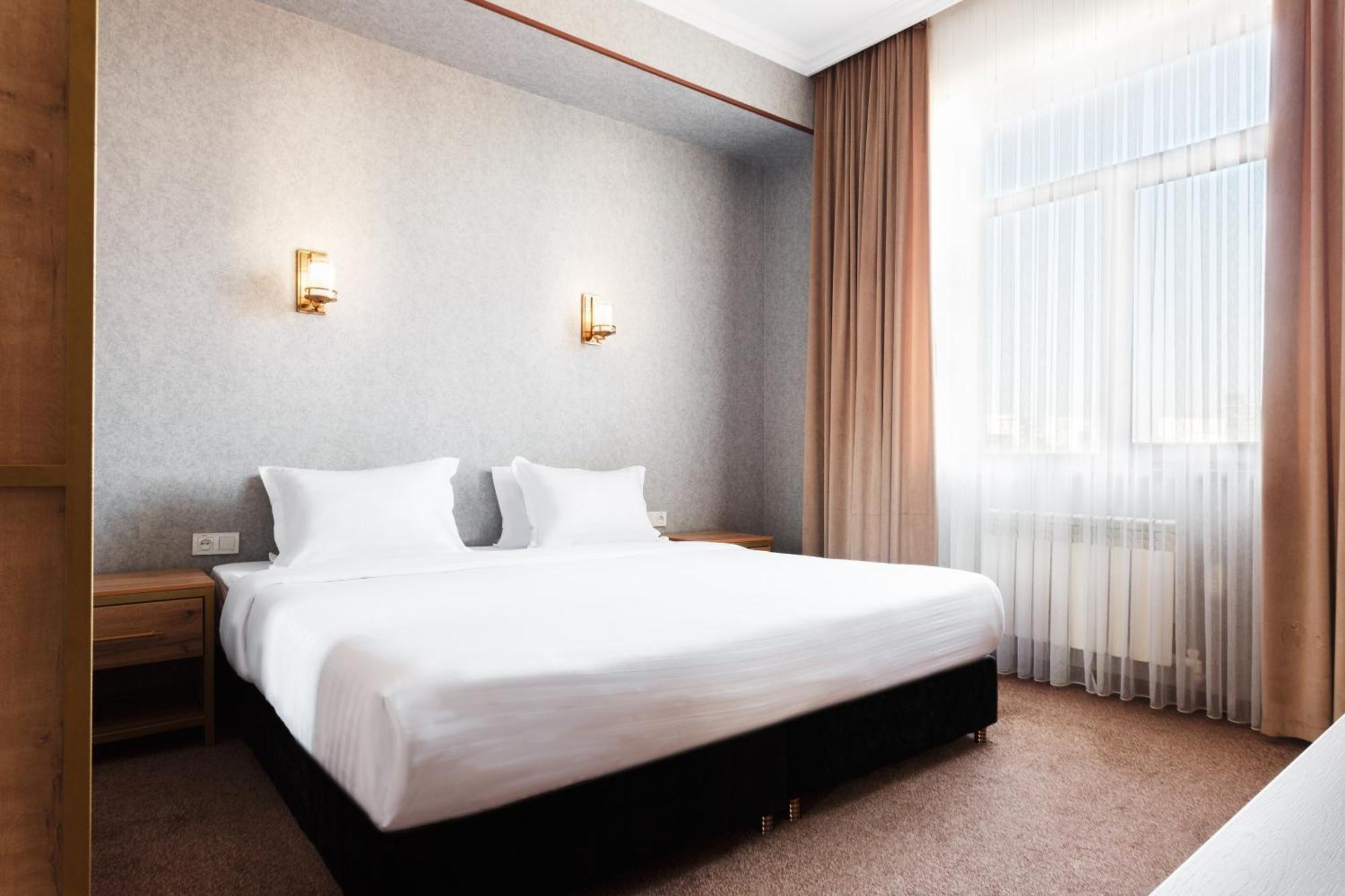 Western Suites Hotel Tashkent Exterior foto