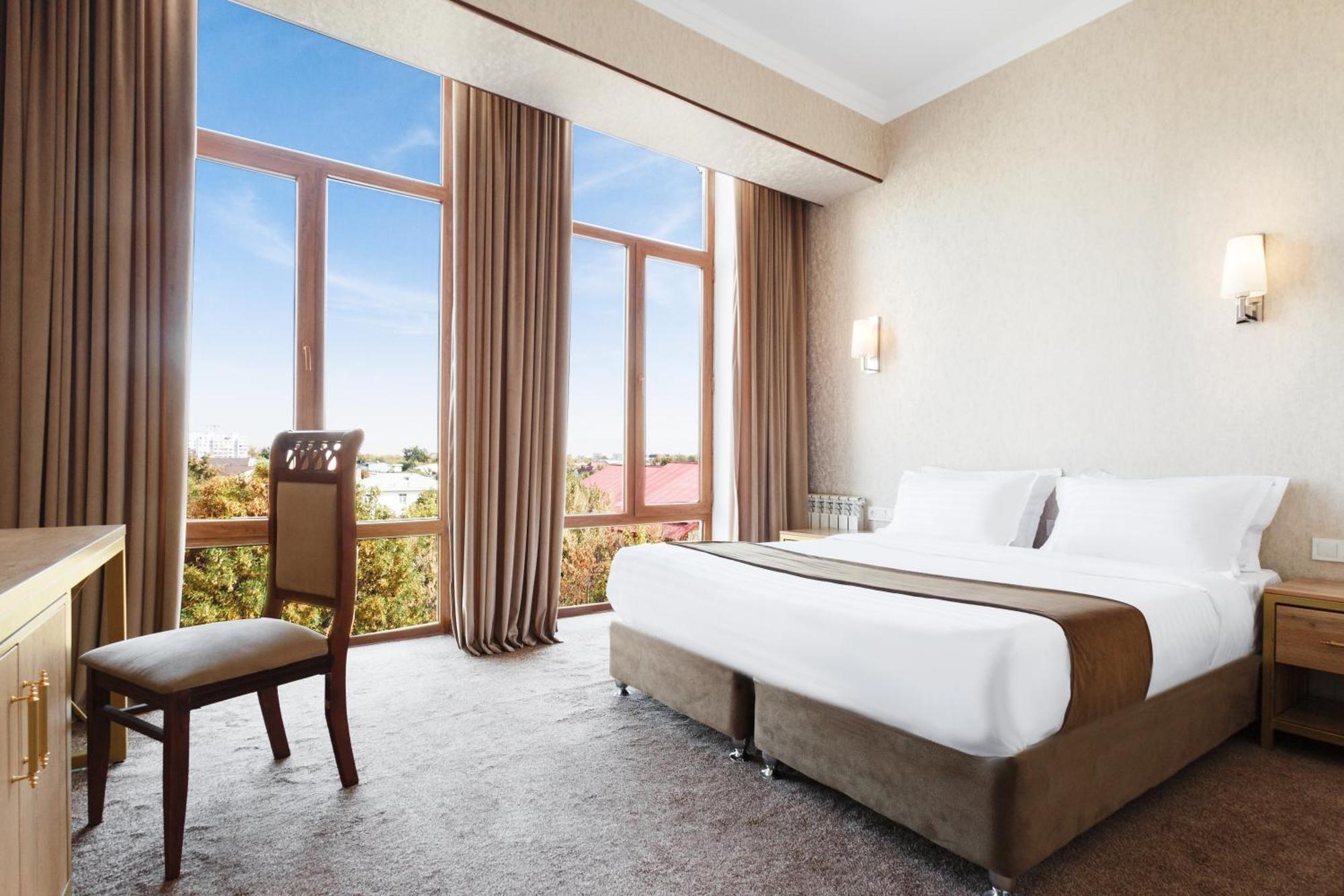 Western Suites Hotel Tashkent Exterior foto