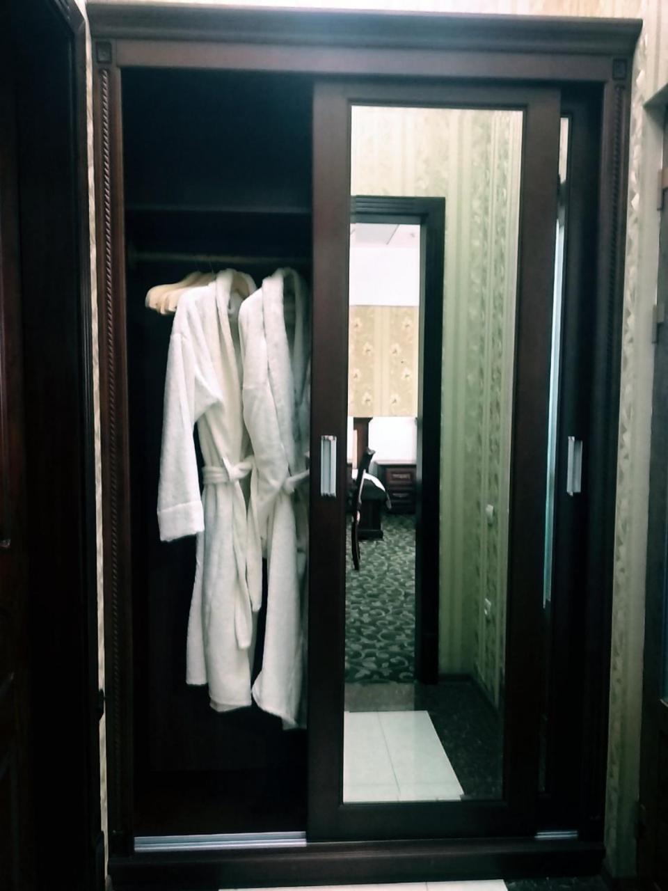 Western Suites Hotel Tashkent Exterior foto